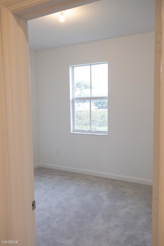 Foto del edificio - 3 br, 2.5 bath Townhome - 11833 NW 47th Mnr