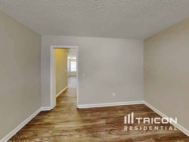 Building Photo - 169 Brooksong Dr