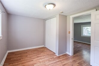 Building Photo - 6180 Hillford Ave NE