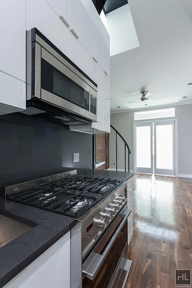 Foto del edificio - E 75TH ST.