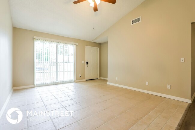 Foto del edificio - 2120 Redleaf Dr