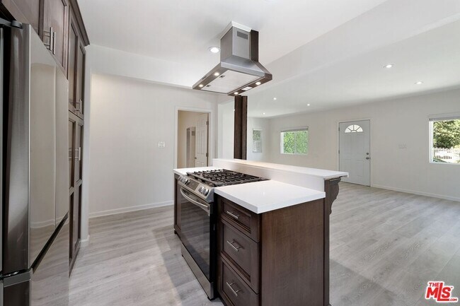 Foto del edificio - 2926 S West View St