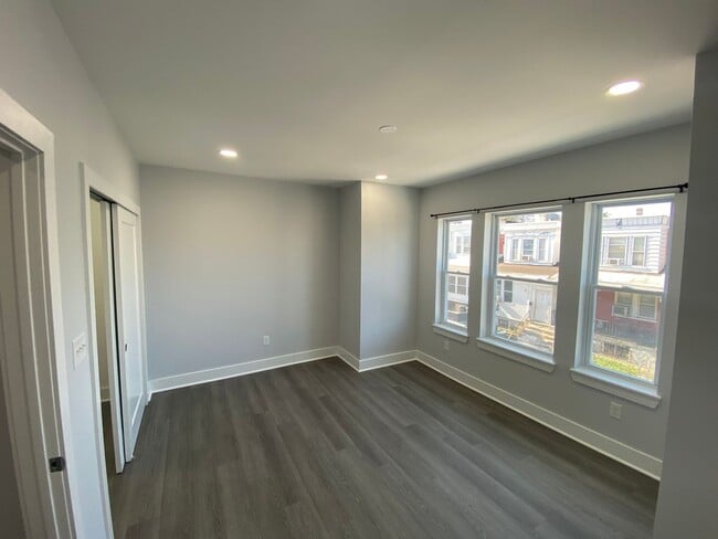 Building Photo - 2 Bed 1 Bath for rent