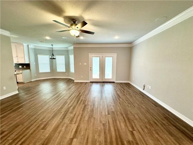 Building Photo - 386 Violet Dr