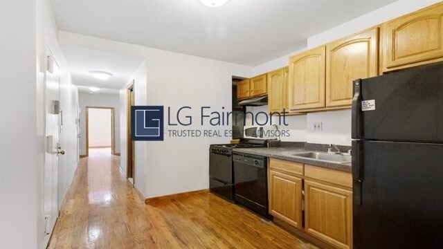 Building Photo - 858 Lexington Ave