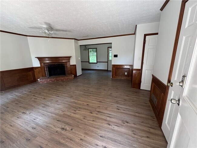 Building Photo - 116 Woodglen Ct