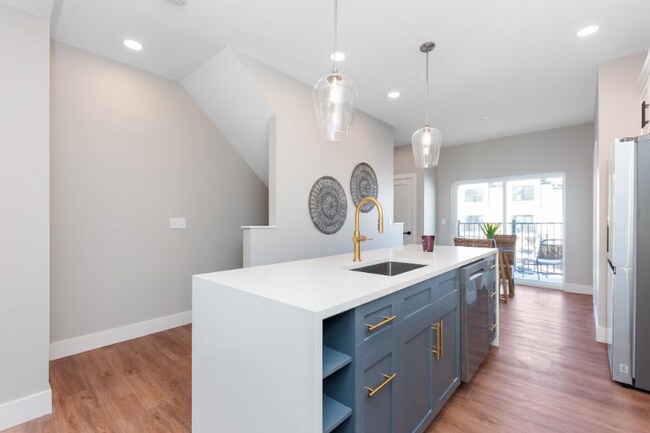 Foto del edificio - 4486 Butterfield Pl