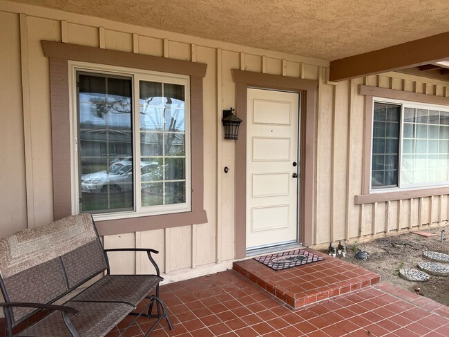 Building Photo - North Oxnard Single Family Home