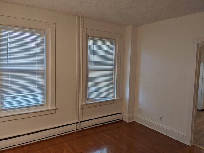 Back Room - 612 E Morton St