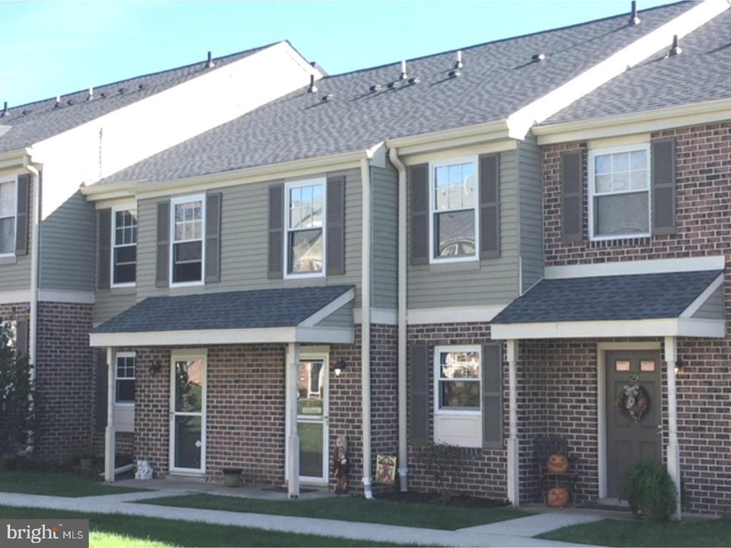 Foto principal - 27 Barclay Ct
