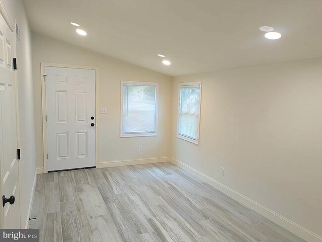 Foto del edificio - 57 Swan Ln