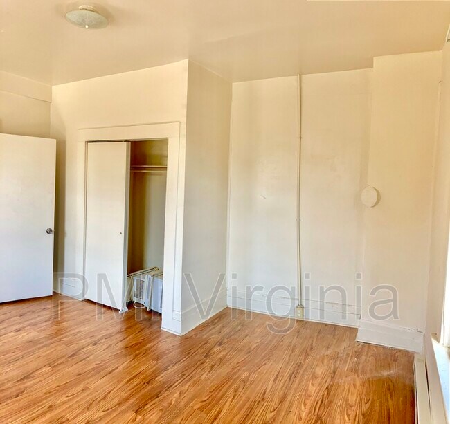 Foto del edificio - 4802 Norvella Ave