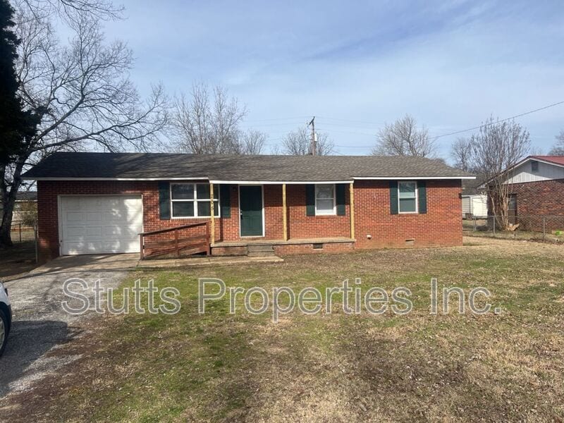 705 Portage Ave, Muscle Shoals, AL 35661 House Rental in Muscle