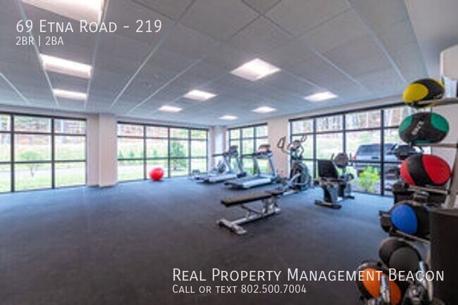 Foto del edificio - 69 Etna Rd