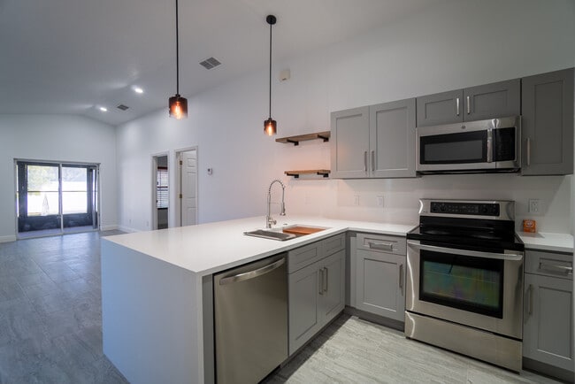 Photo - 1903 Seatonham St House