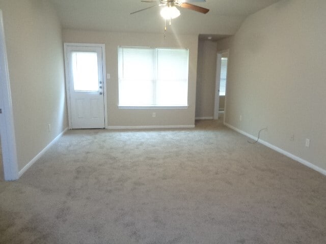 Building Photo - 7925 Silver Oak Dr