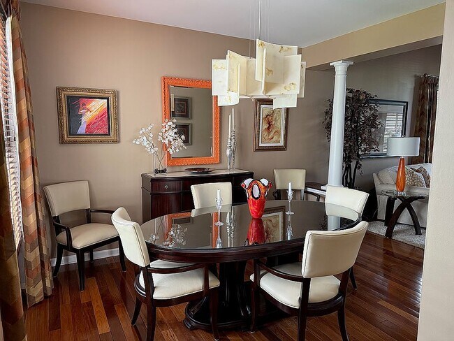 Foto del edificio - 667 Indian Ridge Dr