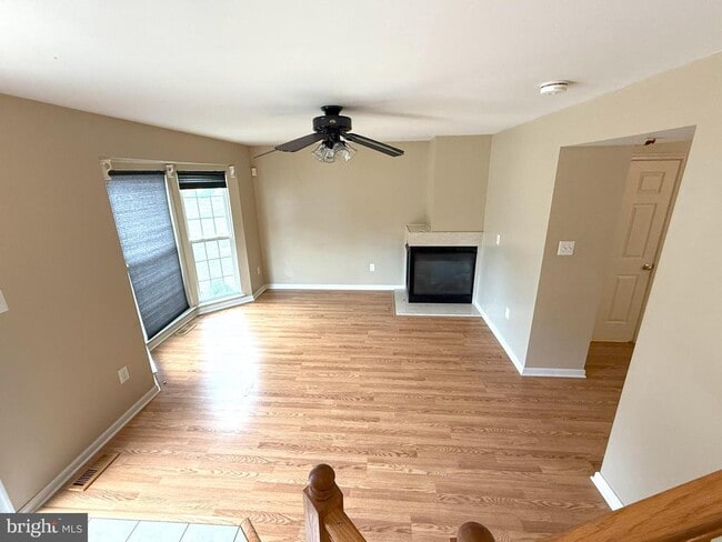 Building Photo - 16 Colts Neck Dr