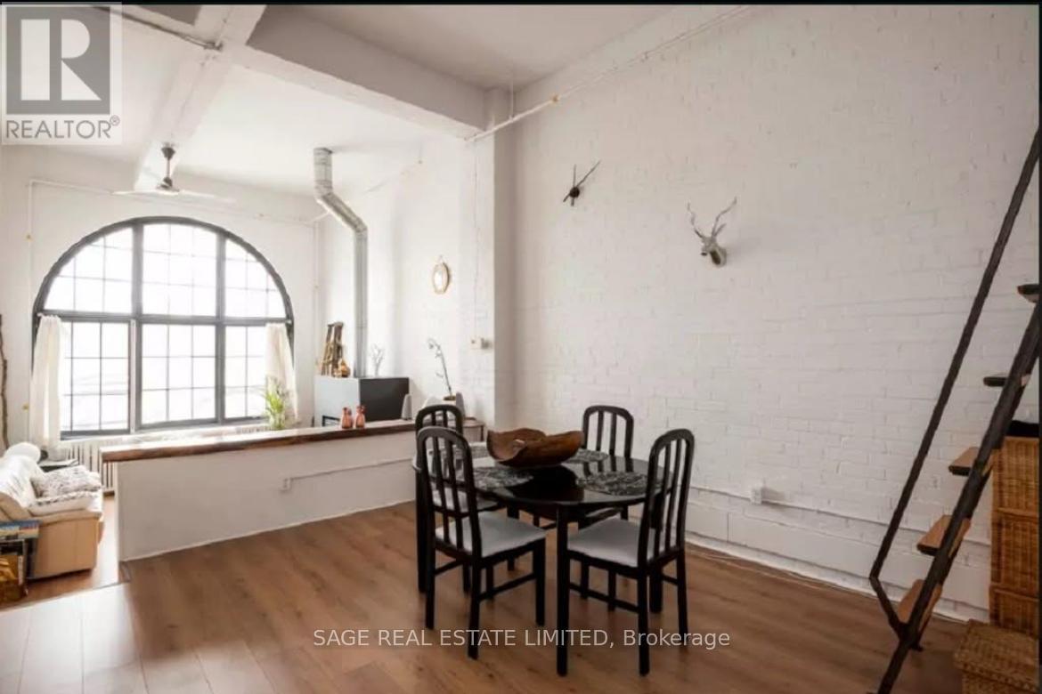 Primary Photo - 264-264 Seaton St