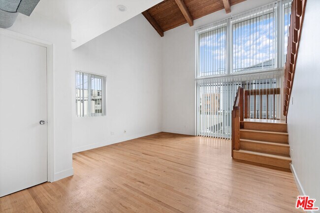 Building Photo - 35 Ozone Ave