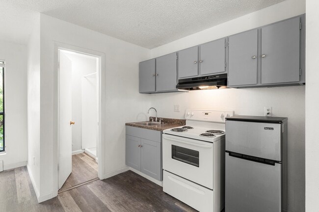 Building Photo - Goss Street Apartments