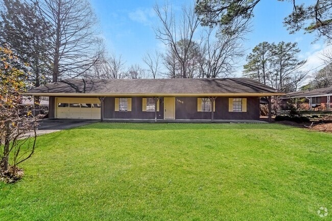 Building Photo - 1865 Bienville Dr
