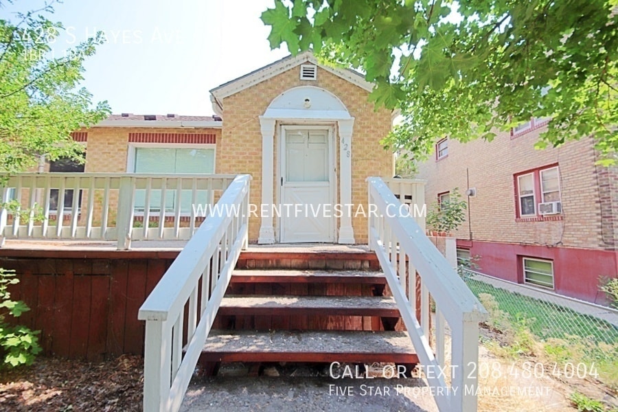 Primary Photo - 428 S Hayes Ave