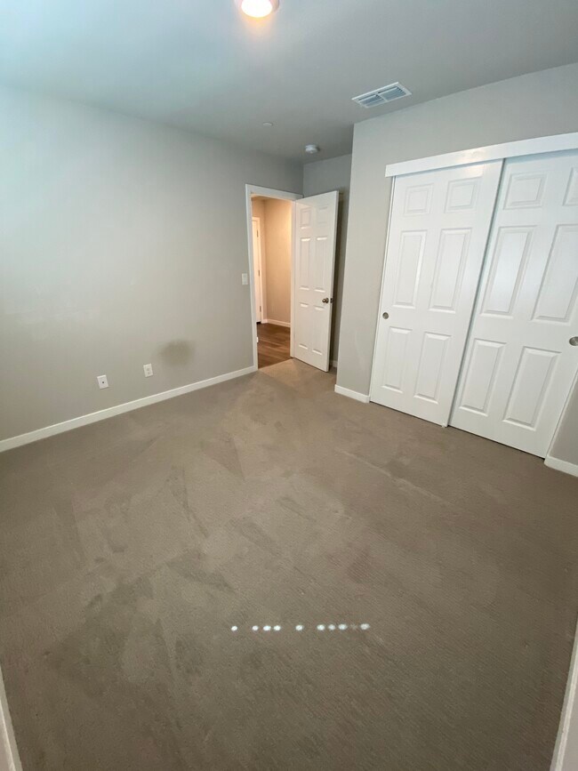 Foto del edificio - 5112 Chelsea Creek Rd