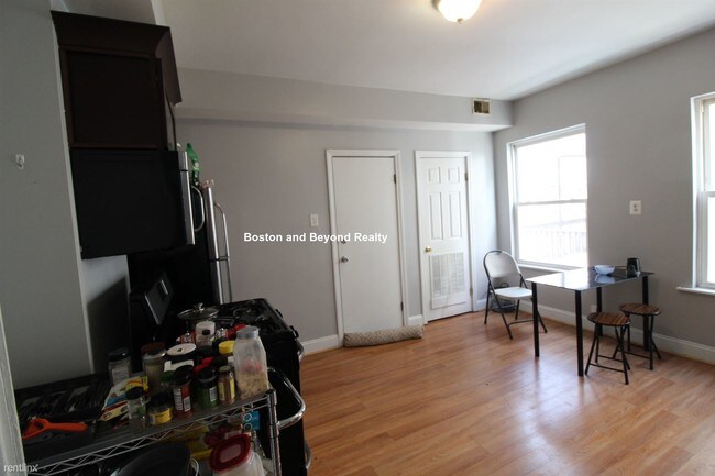 Building Photo - 3 br, 1 bath  - 7 Greenmount St