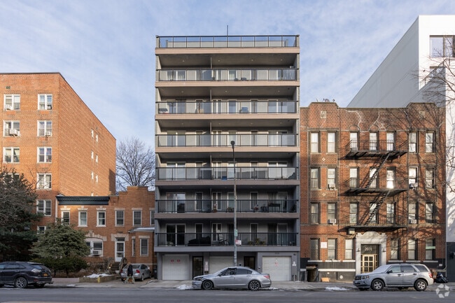Building Photo - 2025 Ocean Ave