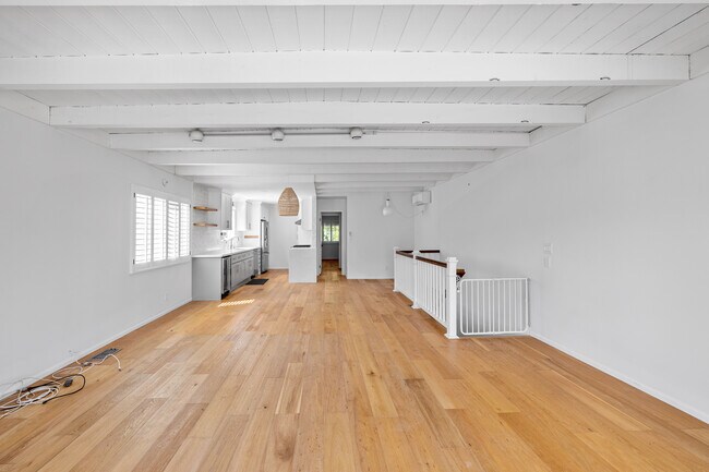 Foto del edificio - 1647 Goodman Ave