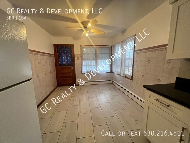 Building Photo - ***UPDATED 3 BDRM - 1 BTH / APPL INCL / LA...