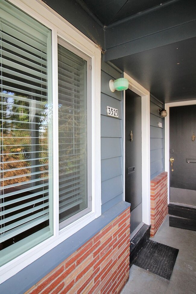 Foto del edificio - 3525 SW 10th Ave