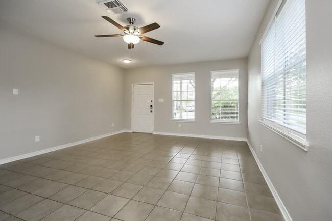 Building Photo - 1026 Riverwood Dr