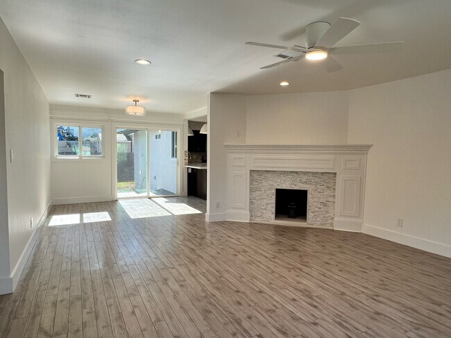Foto del edificio - 4364 Toland Way