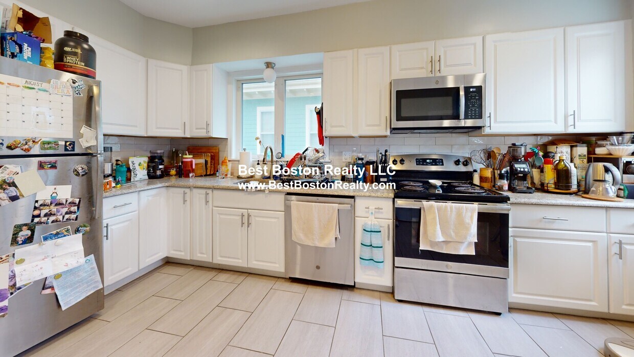 Primary Photo - 11 Pinkham Rd