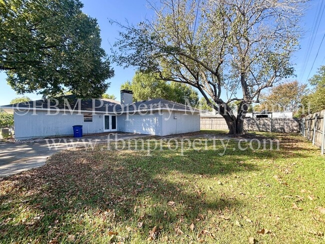 Foto del edificio - 1700 Charlottesville Dr