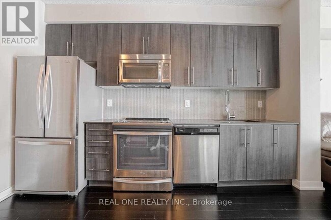 Building Photo - 510-2510 Curran Place