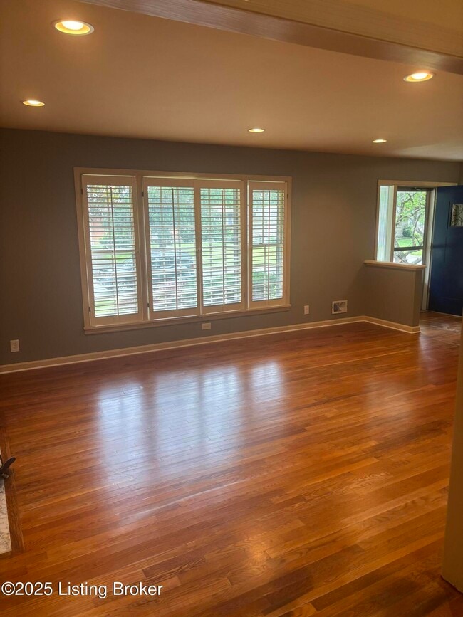 Foto del edificio - 3146 Sunny Ln