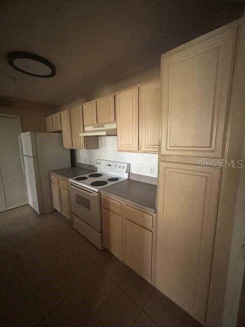 Foto del edificio - 425 Summit Ridge Pl