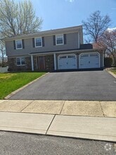 Building Photo - 27 Monticello Dr
