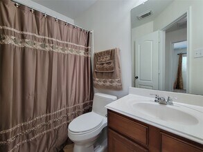 Building Photo - 5311 Timber Ct Hollow