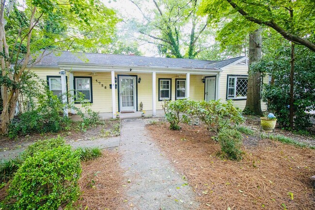 Foto del edificio - 3 Bedroom, 2 Bathroom in the Forest Acres Area - Available July 2026!