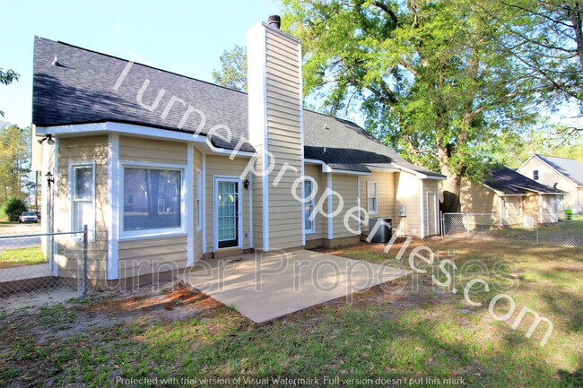 Building Photo - 241 Pear Tree Cir