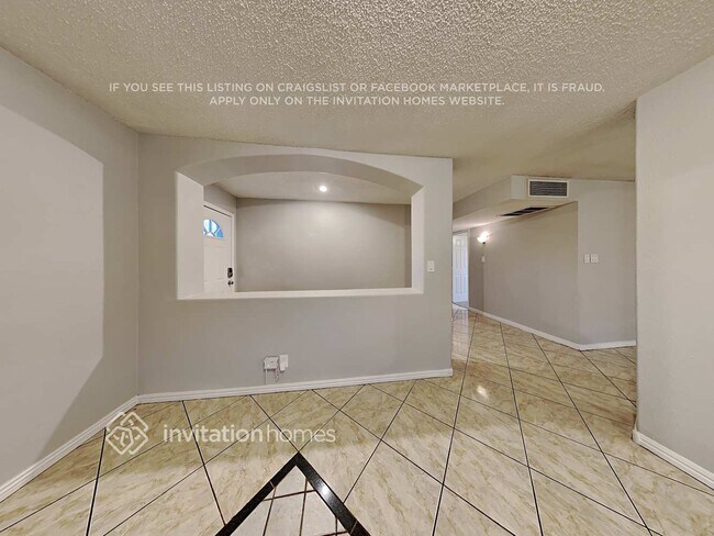 Building Photo - 6008 N 61st Dr