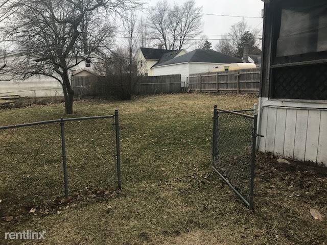 Building Photo - 3 br, 1 bath House - 309 W Main St