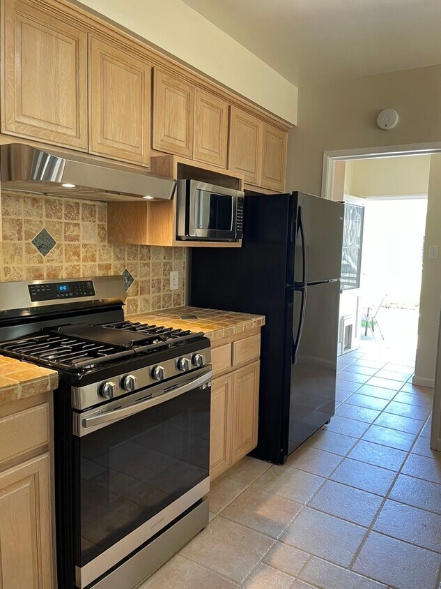 929 E Carson St, Long Beach, CA 90807 Townhome Rentals in Long Beach