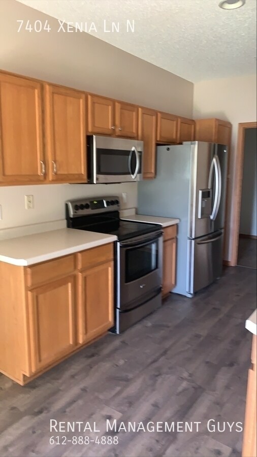 Building Photo - Beautiful 3 Bedroom Townhome in Quiet Area!