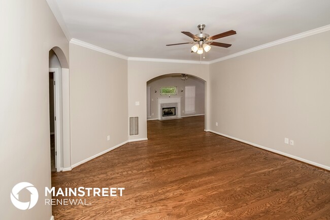 Building Photo - 105 Lenox Dr