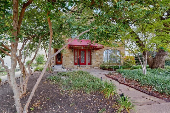 Foto del edificio - Charming 1930’s Highland Park Duplex